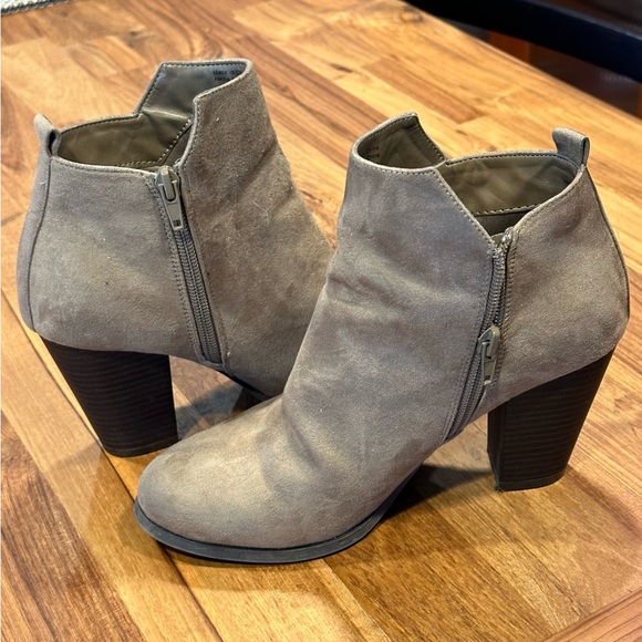 Call it Spring size 7 booties - Picture 4 of 5